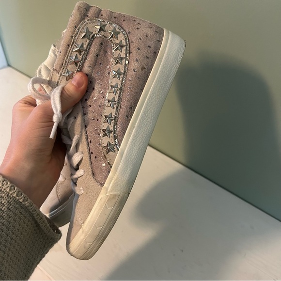 Vintage Havana High-Top Sneakers with Star Studded Accents Silver - Picture 5 of 6